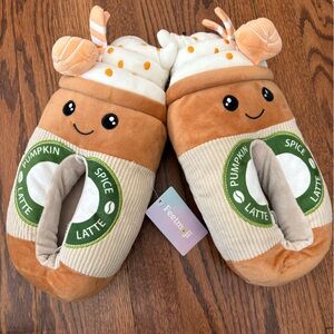 Feetmoji Women's Pumpkin Latte Plush Slippers - Cozy & Cute! Size 7-8